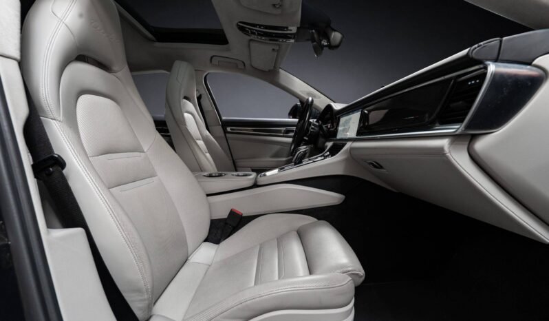
								Porsche Panamera Turbo 550 ch | Sport Chrono | Burmester | PAW | Essieu arrière directionnel | Soft Close | Night Vision full									