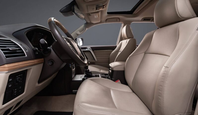 
								Toyota Land Cruiser 2.8 D-4D 204 ch GX | 7 places | Pack Noir | 360° | Cuir | Toit panoramique full									