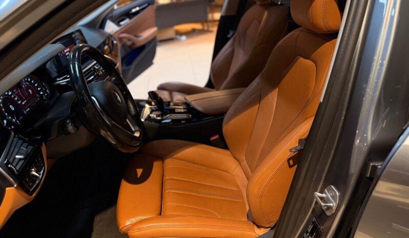 
								BMW 530e SPORT LINE – 360° – HARMAN KARDON – CUIR – TOIT OUVRANT – DIRECTION ARRIÈRE full									