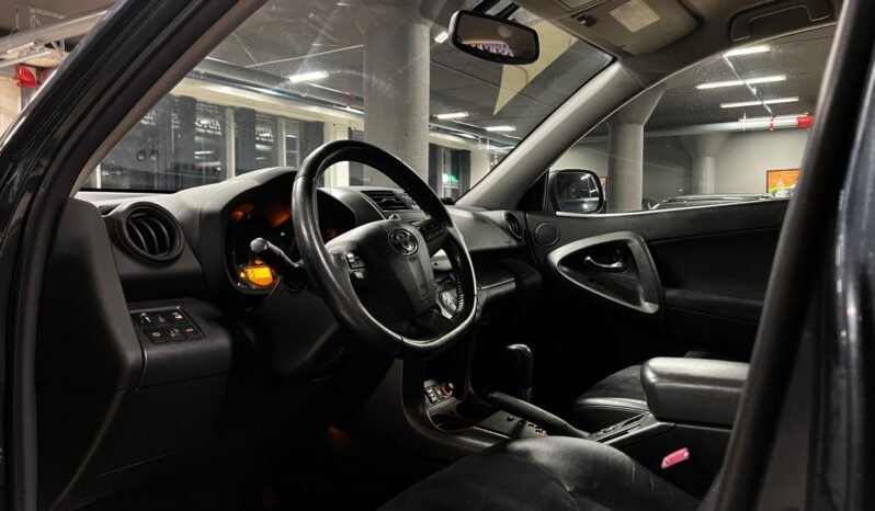 
								oyota RAV4 2.2 D-4D 150 ch – 4×4 – AUTOMATIQUE – CAMÉRA ARRIÈRE – GRIS – UE 11/2027 full									