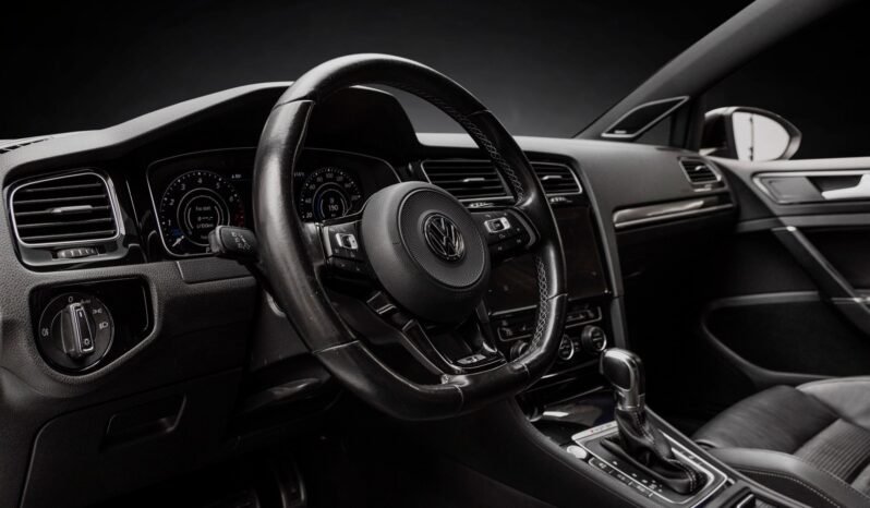 
								Volkswagen Golf VII R 310 ch restylée 4MOTION, ActiveInfo, DynAudio, Cuir, LED full									
