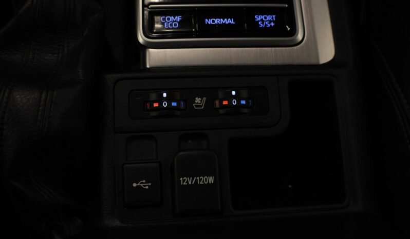 
								Toyota Land Cruiser GX 2.8 D-4D 204 ch | 4×4 | Black Pack | Webasto | Attelage | JBL | Cuir noir full									