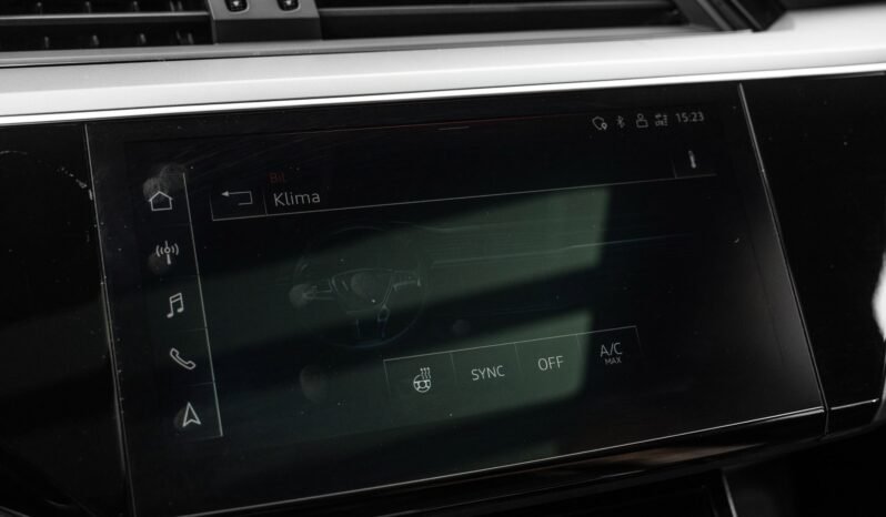 
								Audi e-tron 55 quattro Black Optics, 360°, HUD, ACC, Panoramique, Norvégien, HFeste, 1 propriétaire full									