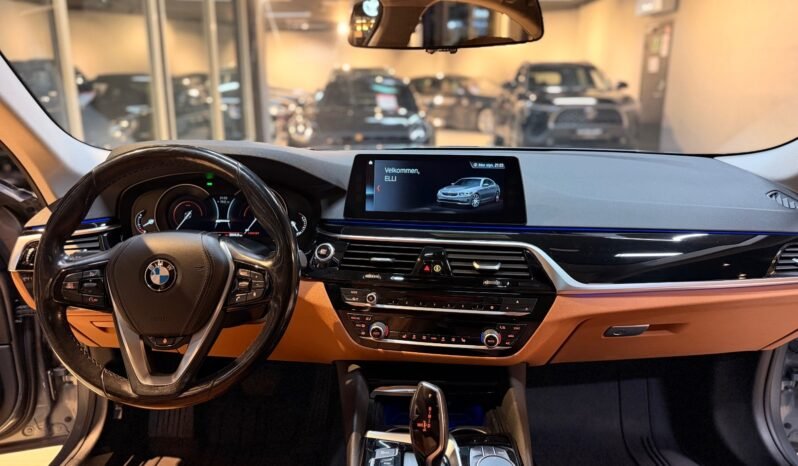 
								BMW 530e SPORT LINE – 360° – HARMAN KARDON – CUIR – TOIT OUVRANT – DIRECTION ARRIÈRE full									