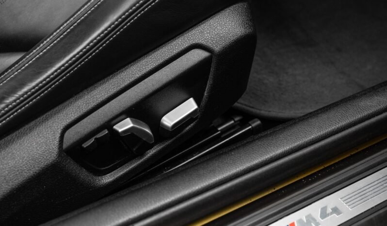 
								BMW M4 Competition 450 ch DKG – Carbone – Cuir – Harman Kardon – Affichage tête haute – Toit ouvrant full									
