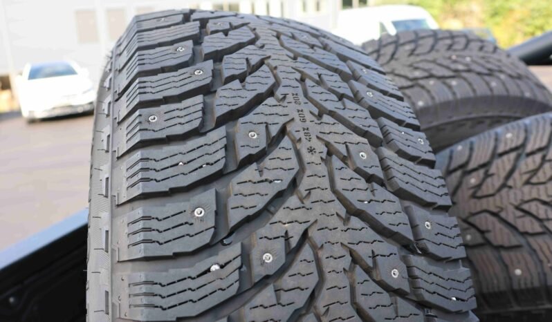 
								ISUZU D-MAX AT35 4×4 — 163 CH full									