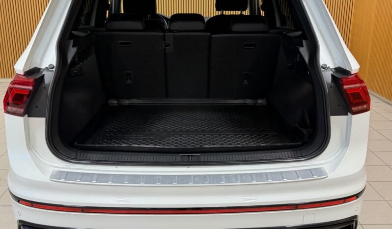 
								Volkswagen Tiguan R-Line 2.0 TDI 200 ch | 4MOTION | DSG | ACC | Caméra | Navigation | Origine Norvégienne full									