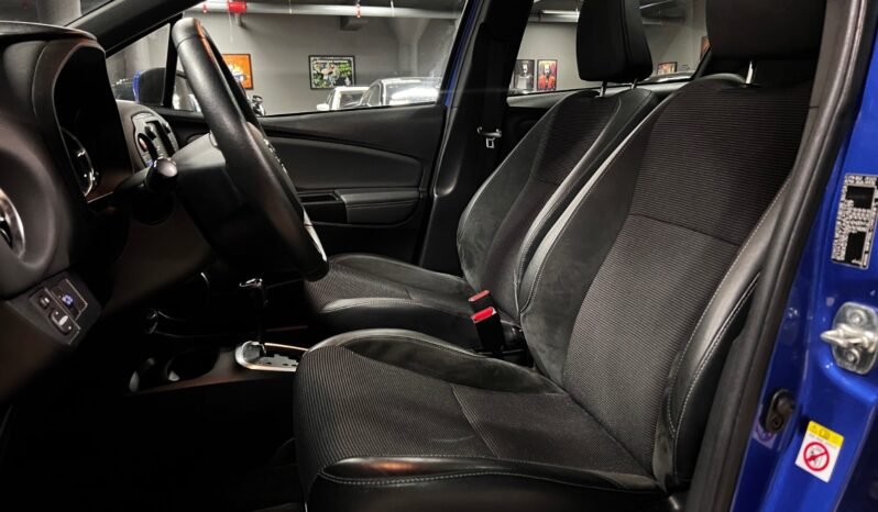 
								Toyota Yaris Pano – Navi – Régulateur – Caméra arrière – Anglaise full									