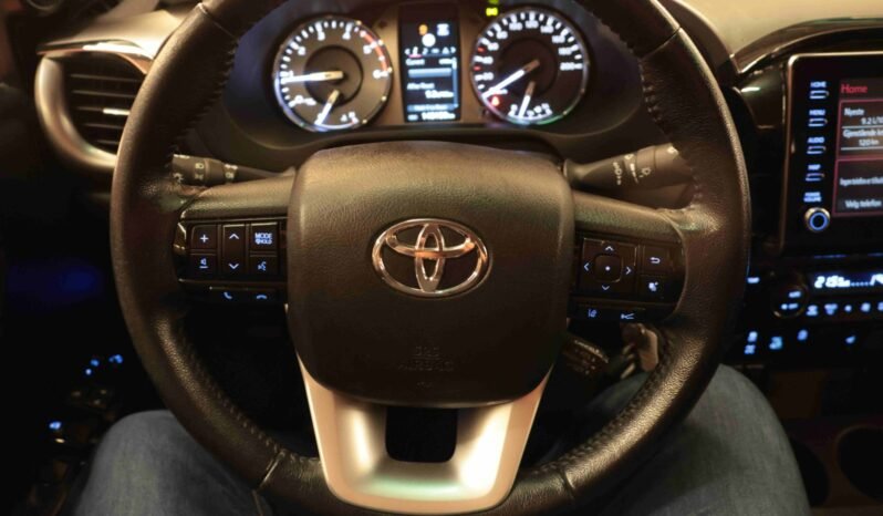 
								Toyota Hilux 2.8 D-4D 204 ch 4×4 | Automatique | Caméra de recul | Feux de travail | Attelage 3 500 kg | Garantie 10 ans full									