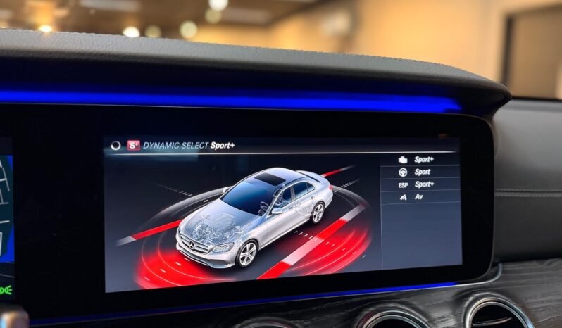 
								Mercedes-Benz E 350 e 2x AMG — 299 ch — 2018 full									