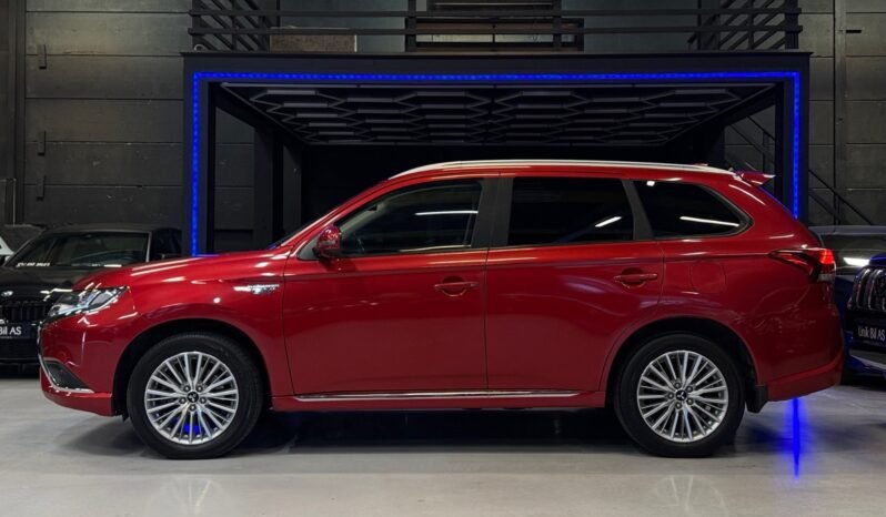 
								Mitsubishi Outlander 1 PROPRIÉTAIRE / PHEV / HYBRIDE / 4×4 / CONDUITE À DROITE / CAMÉRA À DROITE / NEUF UE full									