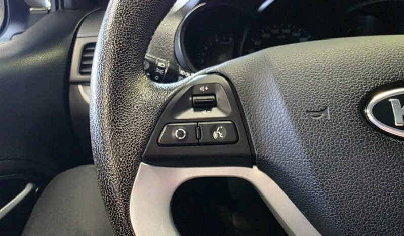
								Kia Picanto 1.2 essence de 2012 avec boîte automatique, full									