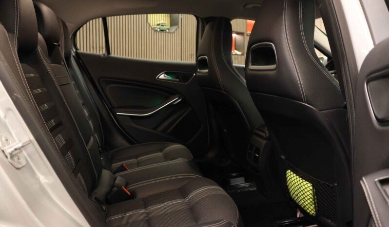 
								Mercedes-Benz GLA 220 4MATIC | 184 ch | LED | Caméra de recul | DAB | Navigation | Keyless | Crochet d’attelage full									