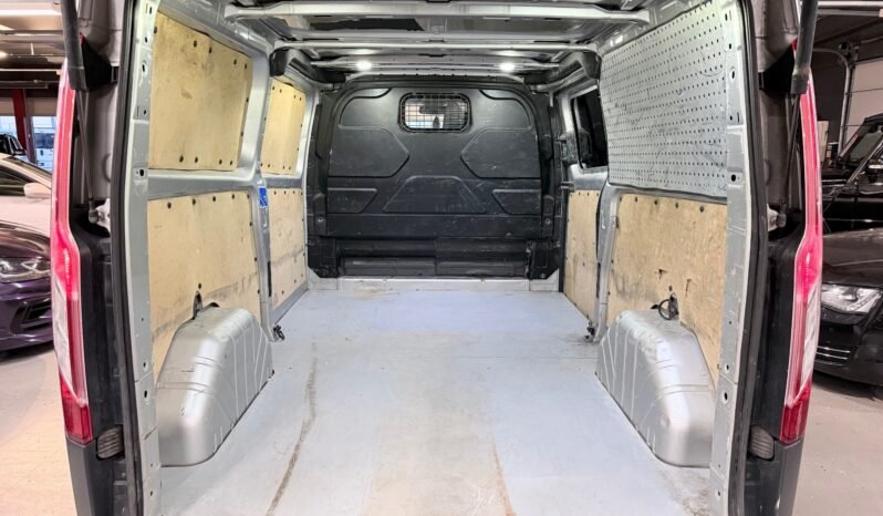 
								Ford Transit Custom 2.0 TDCI 170 ch – Version longue – Attelage crochet full									