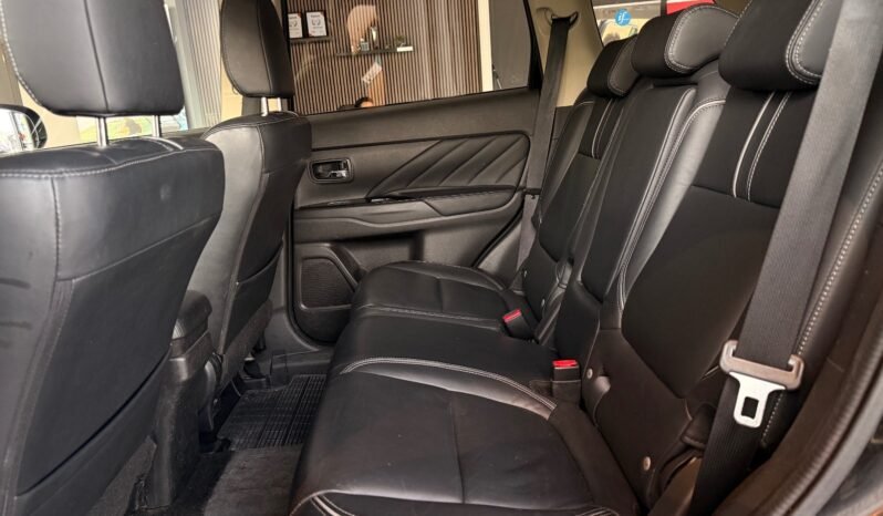 
								Mitsubishi Outlander Instyle PHEV – 360°, Caméra, Cuir, Support H, Boîte à ski full									