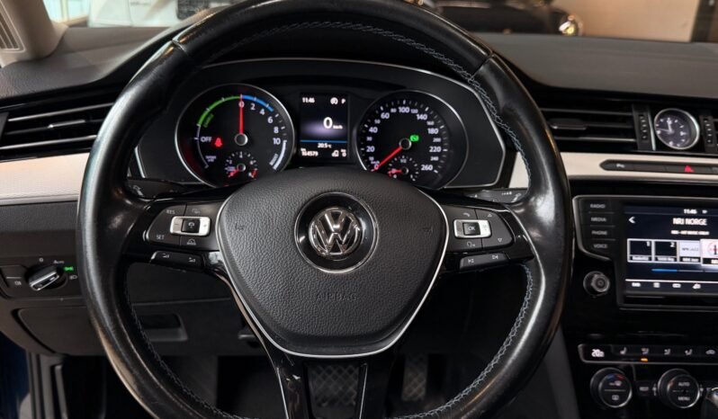 
								Volkswagen Passat GTE 272 ch Highline – Cuir/Alcantara, Toit panoramique, Attelage full									