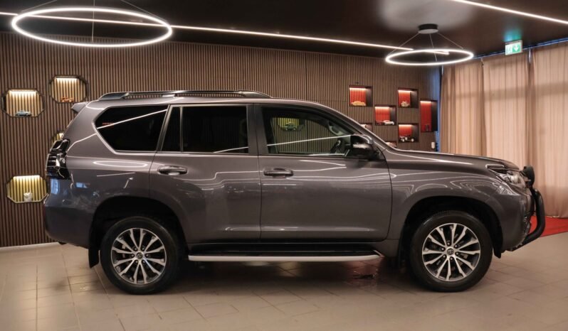 
								Toyota Land Cruiser GX 2.8 D-4D 204 ch | 4×4 | Black Pack | Webasto | Attelage | JBL | Cuir noir full									