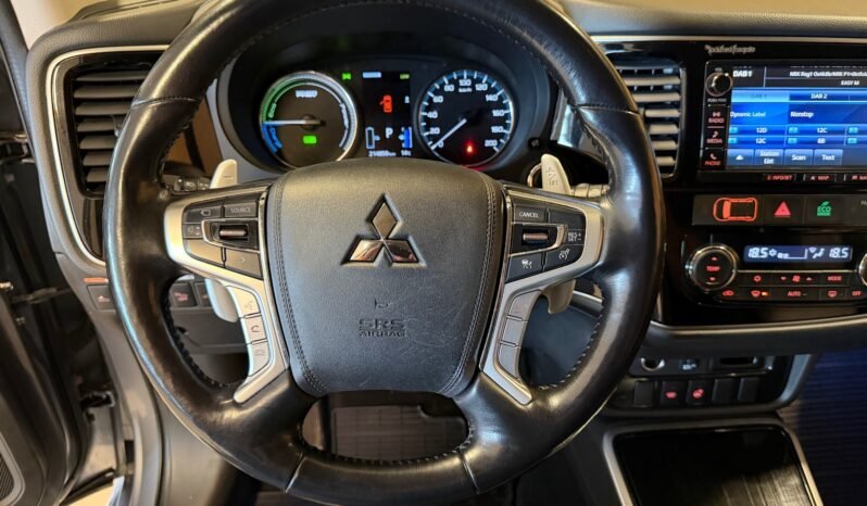 
								Mitsubishi Outlander PHEV INSTYLE+ — 2016 full									