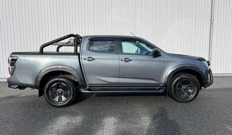 
								Isuzu D-Max 1.9 Double Cab Black Edition 163 ch Automatique 4×4 full									