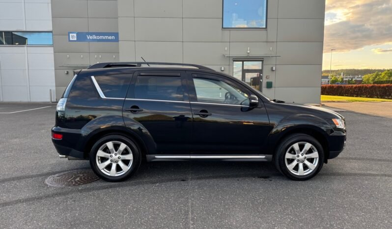 
								Mitsubishi Outlander 2.2 DI-D 156 ch 4×4 Automatique full									