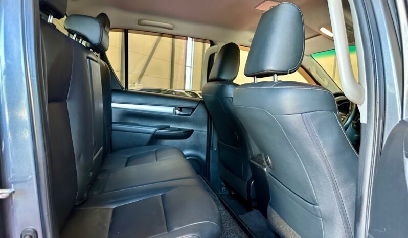 
								Toyota Hilux Arctic Trucks AT37 2018 full									
