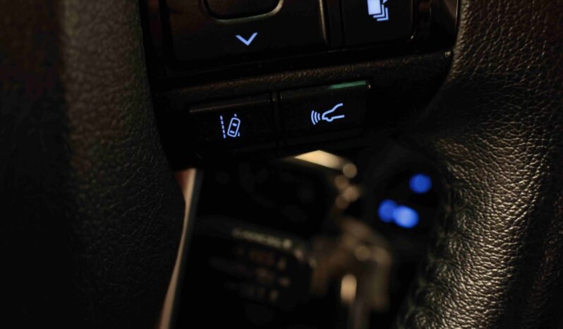 
								Toyota Hilux 2.8 D-4D 204 ch 4×4 | Automatique | Caméra de recul | Feux de travail | Attelage 3 500 kg | Garantie 10 ans full									
