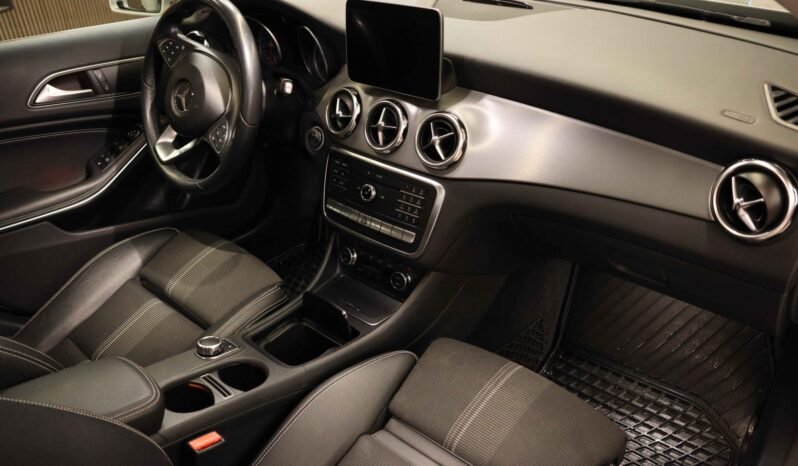 
								Mercedes-Benz GLA 220 4MATIC | 184 ch | LED | Caméra de recul | DAB | Navigation | Keyless | Crochet d’attelage full									