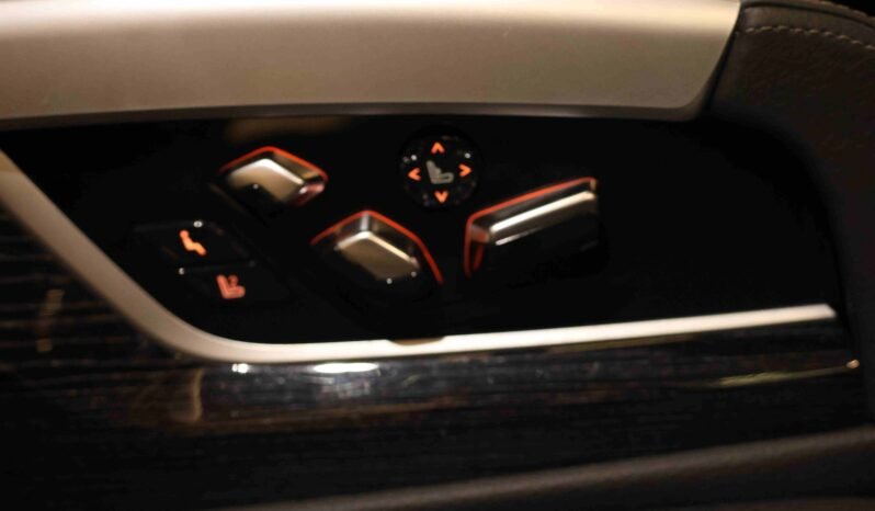
								BMW 740Le xDrive iPerformance M Sport | HUD | ACC | Soft-Close | Pano | Laser | B&W full									