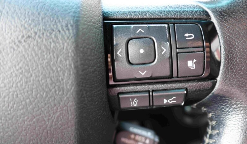 
								Toyota Hilux 2.4 D-4D 150 ch Double Cabine | Automatique | Noir | Cuir | DEFA | Feux supplémentaires | Garantie 10 ans full									