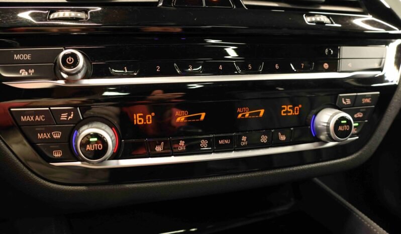 
								BMW 520d xDrive M Sport | 193 ch | HUD | ACC | Harman Kardon | Pano | Webasto full									