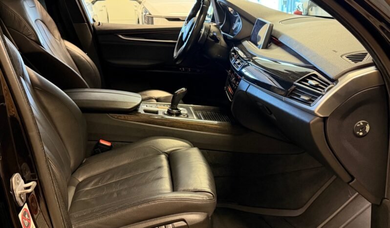 
								BMW X5 xDrive30d 3.0 258 ch M Sport | Vision Nocturne | Cuir | Attelage | 4×4 | Automatique full									