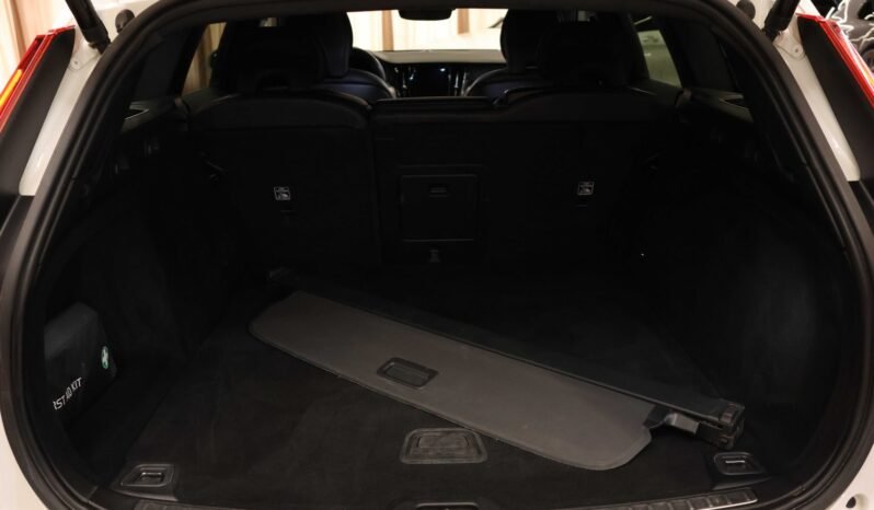 
								Volvo V60 Cross Country D4 190 ch AWD | Momentum | Automatique | Navigation | DAB+ | Chauffage | Crochet | Coffre de toit full									