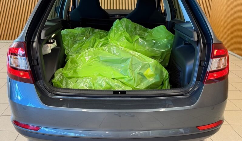 
								Škoda Rapid 1.2 TSI 90 ch | Automatique | Toit panoramique | Régulateur | Homologué UE full									