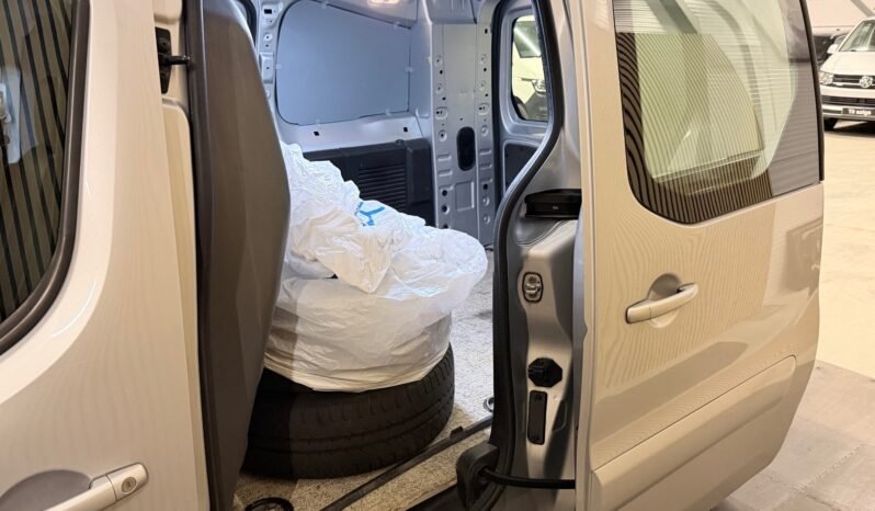 
								Peugeot Partner 1.6 D 100 CV – AUTOMATIQUE – LONGUE – CROCHET full									