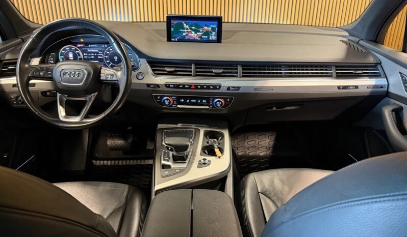 
								Audi Q7 3.0 TDI e-tron quattro | 373/386 ch | Matrix LED | Cuir | Bose | Navigation | Soft Close | Attelage full									