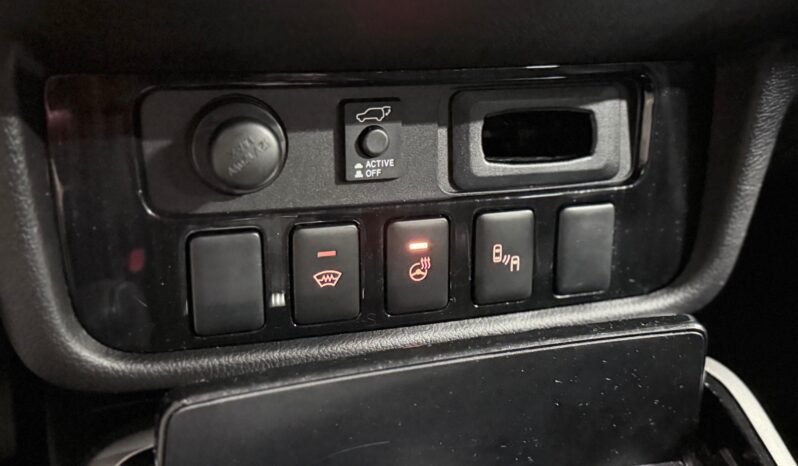 
								Mitsubishi Outlander PHEV INSTYLE+ 4×4 full									