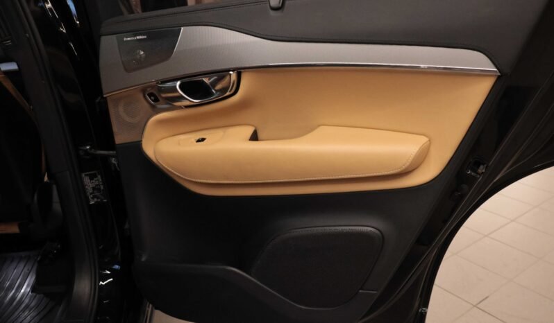 
								Volvo XC90 T8 AWD Inscription | 7 Places | Cuir | Air | B&W | ACC | Pano | Crochet full									