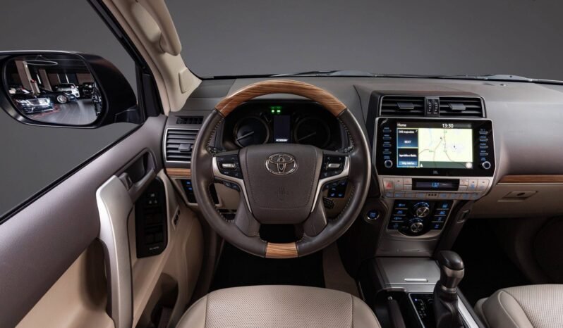 
								Toyota Land Cruiser 2.8 D-4D 204 ch GX | 7 places | Pack Noir | 360° | Cuir | Toit panoramique full									