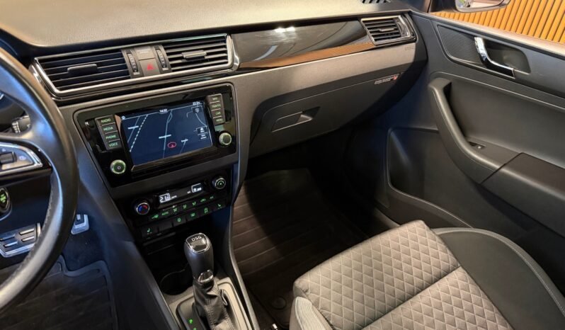 
								Škoda Rapid 1.2 TSI 90 ch | Automatique | Toit panoramique | Régulateur | Homologué UE full									