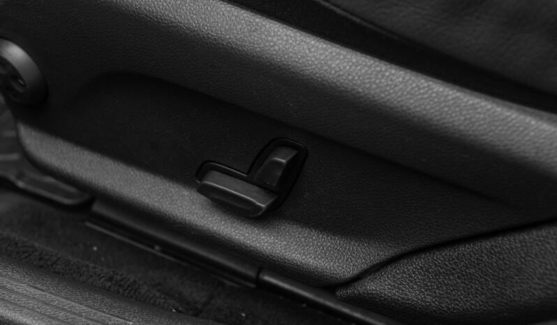 
								Mercedes-Benz C 300 2x AMG, 360°, Distronic, Burmester, Cuir, Toit panoramique, Pack Nuit full									