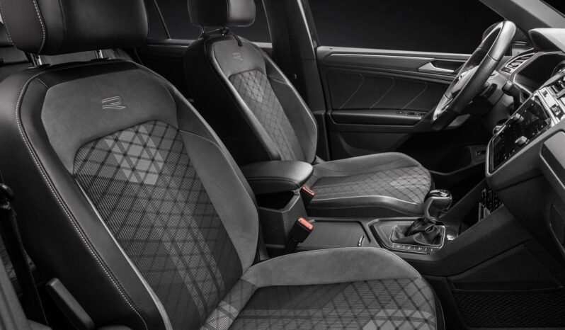 
								Volkswagen Tiguan eHybrid 245 ch R-Line, Caméra 360°, ACC, Matrix LED, Attelage, Norvégien full									