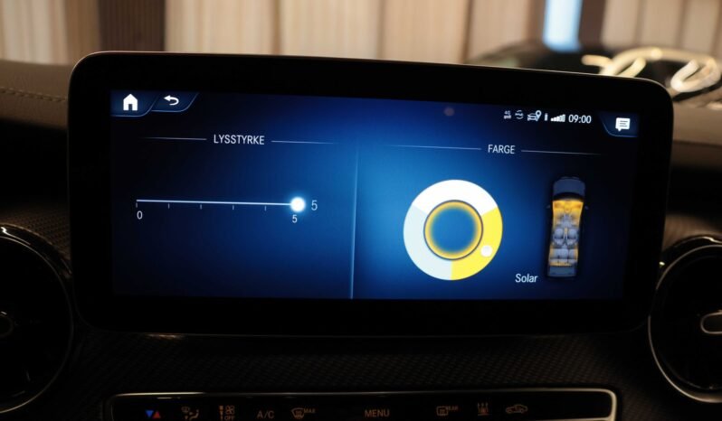 
								Mercedes-Benz V 300 d 4MATIC AMG 237 ch | Burmester | DISTRONIC | Caméra | Attelage | Webasto full									