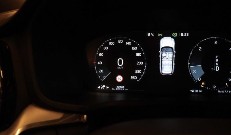 
								Volvo V60 Cross Country D4 190 ch AWD | Momentum | Automatique | Navigation | DAB+ | Chauffage | Crochet | Coffre de toit full									
