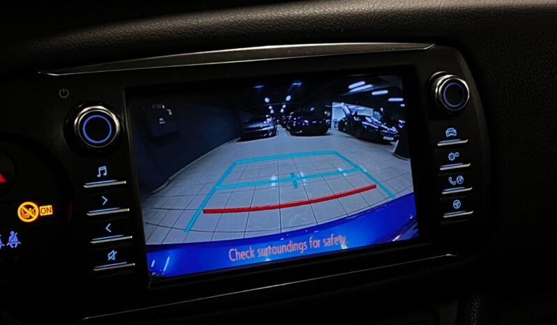 
								Toyota Yaris Pano – Navi – Régulateur – Caméra arrière – Anglaise full									
