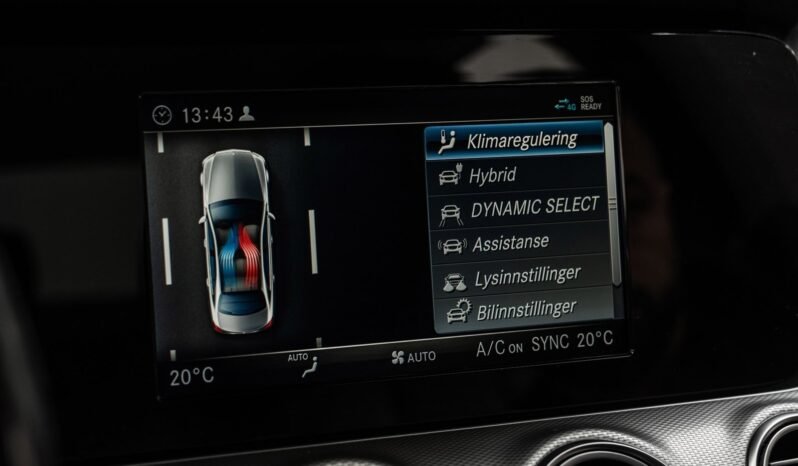 
								Mercedes-Benz E 300 e Berline Hybride Rechargeable 320 ch / Caméra / Éclairage d’ambiance / Pack Nuit / Jantes alliage / Automatique full									