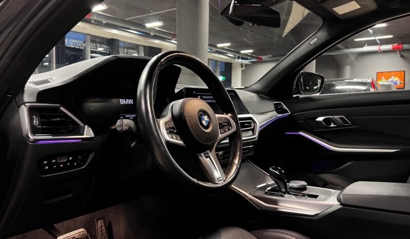 
								BMW 330e M Sport — 2020 full									