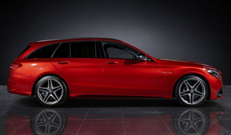 
								Mercedes-AMG C 63 476 ch | V8 Biturbo | Échappement Sport | Panoramique | Burmester | Pack Nuit full									