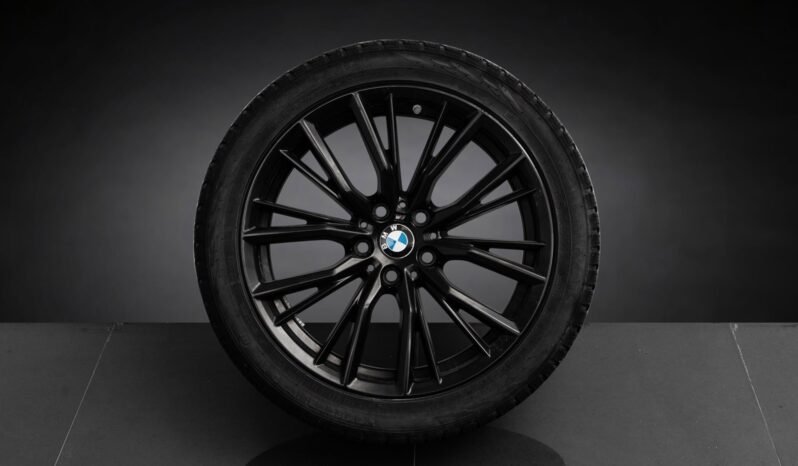 
								BMW 330e Berline xDrive M Sport – 296 ch – Hybride Rechargeable – ACC – HUD – Commande gestuelle – Cuir Vernasca – Laser – Fixation en H full									