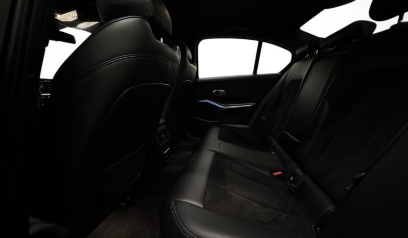
								BMW 330e 330e/ M-SPORT/ NAVI/ PDC/ FOSSE À COQ VIVANT/ AMBIANT/ full									