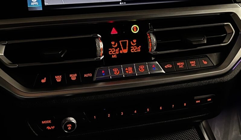 
								BMW 330e – Échappement sport – Live Cockpit – HUD – Apple CarPlay – Caméra arrière full									
